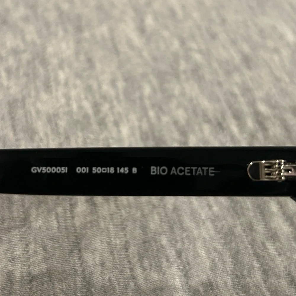 Givenchy Black Square Frames With Case and Cloth. GV50005I. - Picture 5 of 6